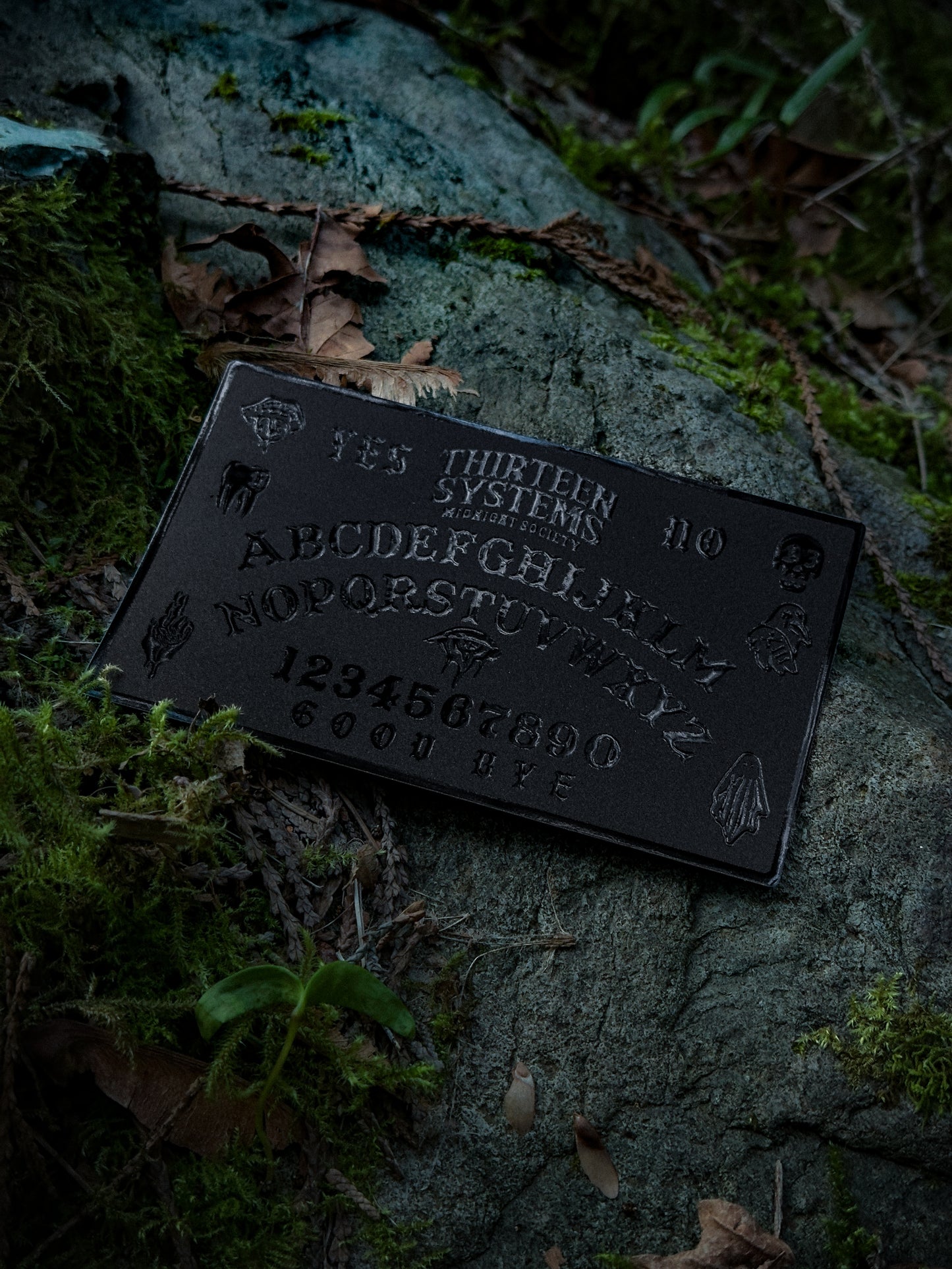 Ouija Board Slap - Spot Gloss Black/Black